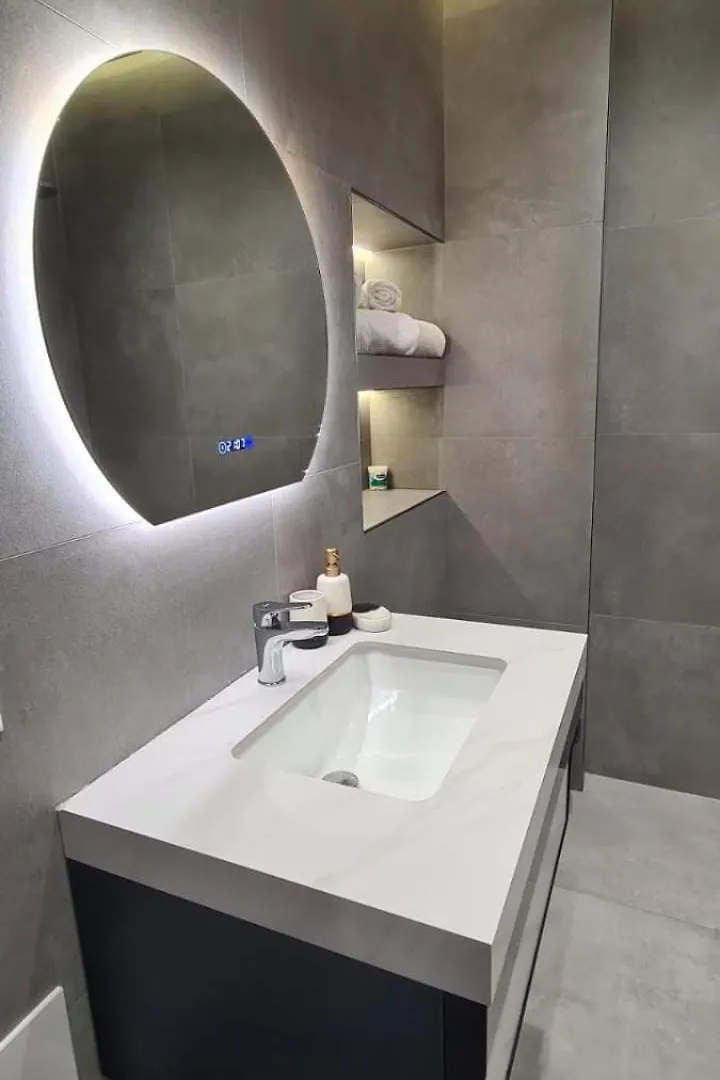 Duo Apartments ティラナ